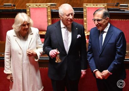 Találkozott a pápával a brit uralkodó és felesége