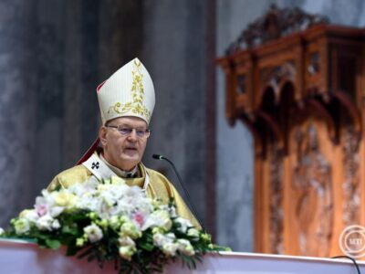 Meghalt Ferenc pápa – Erdő Péter: Ferenc pápa szerette átlépni a falakat, szeretett ajtókat nyitni