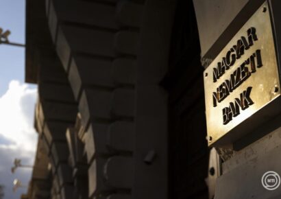 Az utazási kibercsalásokra is figyelmeztet az MNB nyári kampánya