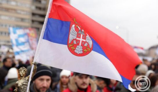 Folytatják a szerbiai és a vajdasági közszolgálati média épületének lezárását a tiltakozó egyetemisták