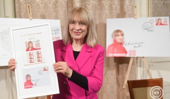 Bélyeg lett Kovács Kati – Az énekesnő 60 éves pályafutását ünnepli a Posta