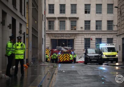 Autó hajtott a Liverpool bajnoki győzelmét ünneplő tömegbe