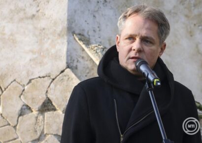 Őze Áron kapta a Szabadtéri Színházak Szövetségének díját