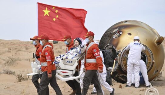 Sikeresen visszatért a Sencsou-19 űrhajó legénysége a kínai űrállomásról