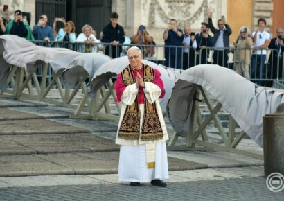 XIV. Leó pápa birtokba vette római püspöki székét a Lateráni Szent János-bazilikában