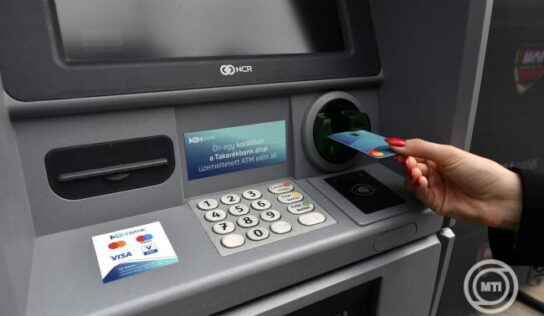 Az MBH Bank készpénzkiadó automatákat telepít Mol-töltőállomásokon