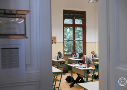 Ma reggel kezdődtek meg a matematika írásbeli vizsgák