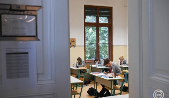 Ma reggel kezdődtek meg a matematika írásbeli vizsgák