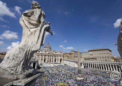 Pápaválasztás – Robert Prevost amerikai bíboros az új egyházfő