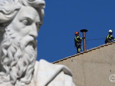 Pápaválasztás – Szentszéki szóvivő: Szerda este hét óra előtt nem száll fel az első füst