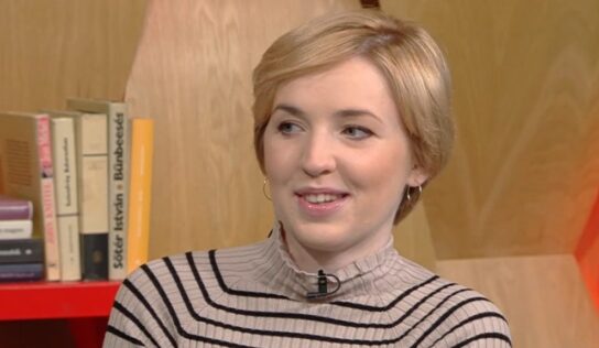 Egy speciálisan átalakított elektromos autót kapott Tóth Nikolett balettművész