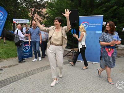 Dobrev Klárát választották a DK elnökévé