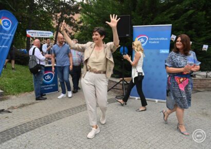 Dobrev Klárát választották a DK elnökévé