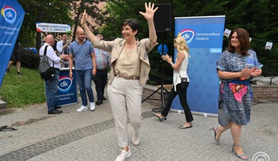 Dobrev Klárát választották a DK elnökévé