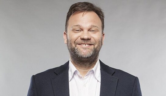 A közmédia visszavonja Aranyosi Péter Karinthy-gyűrűjét