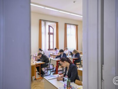 Marad a kamatstop a tavaly év végéig felvett szabad felhasználású diákhiteleken