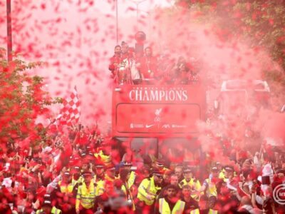 Rendőrség: Száznál többen sérültek meg, amikor a Liverpool múlt heti bajnoki parádéján a tömegbe hajtott egy autó