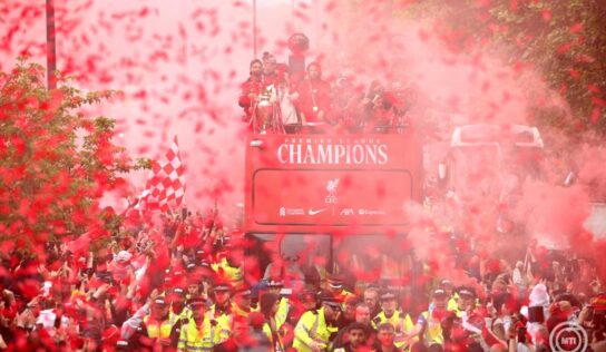 Rendőrség: Száznál többen sérültek meg, amikor a Liverpool múlt heti bajnoki parádéján a tömegbe hajtott egy autó