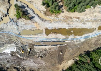 Parajd: Újabb beomlások nyomán ismét sós víz került a Korond-patakba