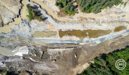 Parajd: Újabb beomlások nyomán ismét sós víz került a Korond-patakba