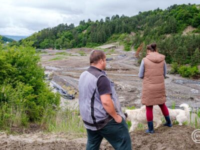 Parajd: További házak kiürítését rendelték el a hatóságok, ideiglenes gátat is építenek