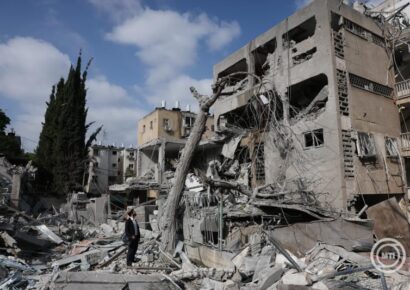 Izraeli-iráni konfliktus: Többen meghaltak és több mint százan megsebesültek az éjszakai iráni rakétatámadásokban