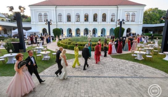 A Magyar Állami Operaház programjai kísérik az idén 200 éves Anna-bált