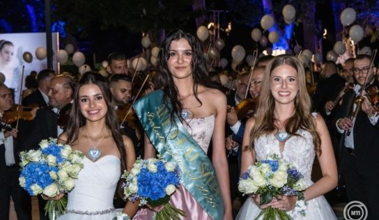 Elsőbálozó lányok lettek a 200. balatonfüredi Anna-bál szépei