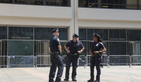 Két biztonsági őr és két irodai alkalmazott halt meg a New York-i felhőkarcolóban hétfőn este történt fegyveres támadásban