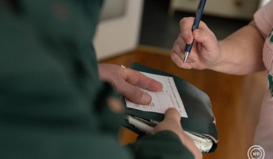 A nyugdíjasok élelmiszer-utalványait október 15-ig kézbesíti a posta