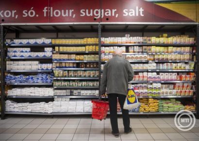 Szeptember 1. és október 15. között kézbesítik az élelmiszer-utalványt a nyugdíjasoknak