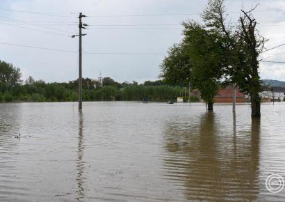 Árvíz pusztít Románia északkeleti térségében