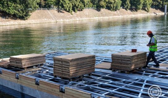 Ismét lehet fürdeni a Szajnában Párizsban