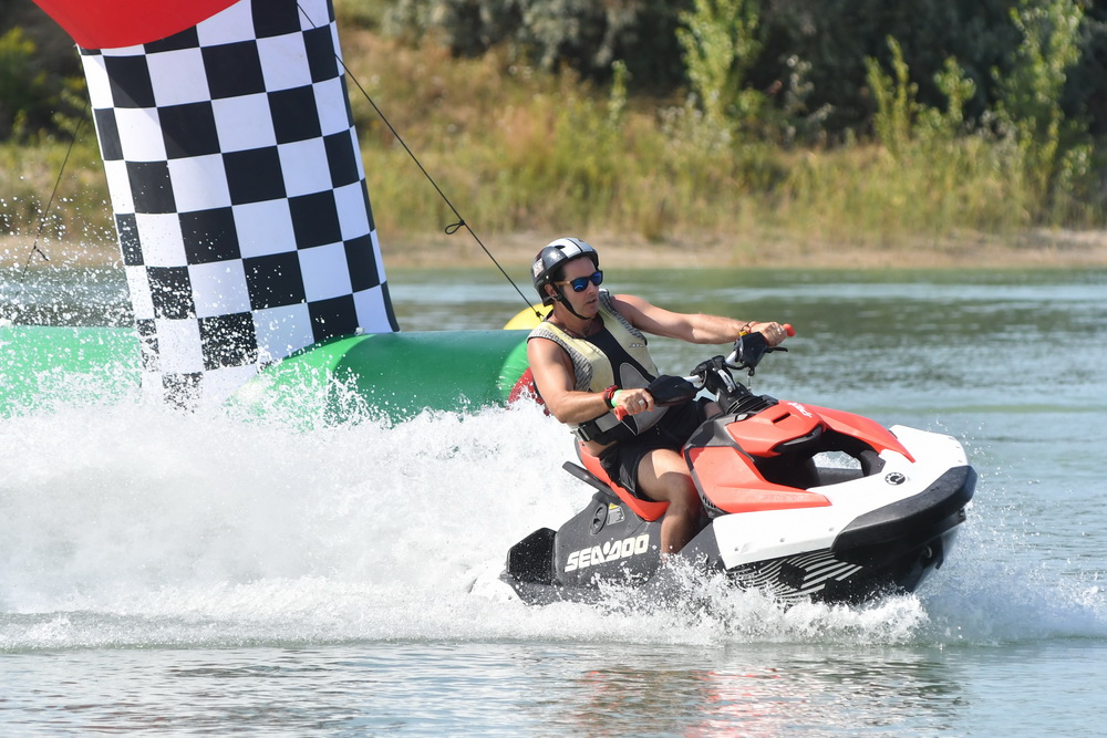 4. Jager Gyula JETSKI BAJNOKSAG SZTAROKKAL 27 resize