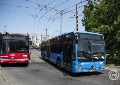 Olcsóbban utazhatnak a bérlettel rendelkezők a repülőtéri járaton
