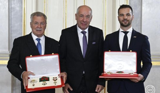 Farkas Bertalan és Kapu Tibor kapta a Magyar Szent István Rendet