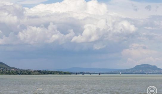 Nincs több halasztás, szombaton megrendezik a Balaton-átúszást