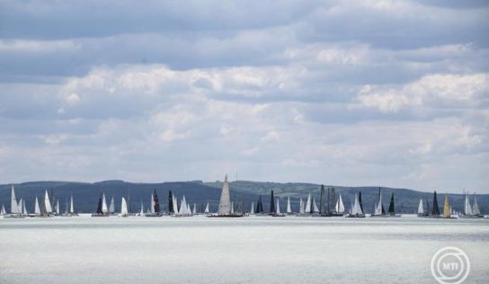 Közel optimális légköri viszonyok várhatók a Balaton-átúszáson