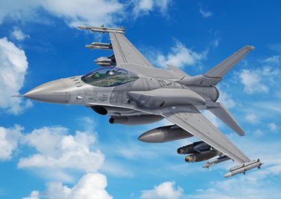 Lengyelországban lezuhant egy F-16-os repülőgép, a pilóta meghalt