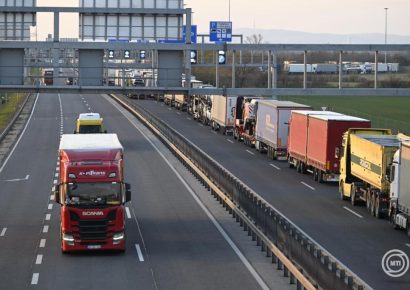 Hőség: Időszakosan újra feloldják a hétvégi kamionstopot