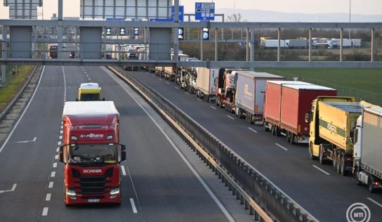 Hőség: Időszakosan újra feloldják a hétvégi kamionstopot