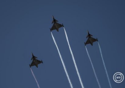 Augusztus 20. – Nehéz katonai járművek a Városligetben, légi parádé a Duna felett