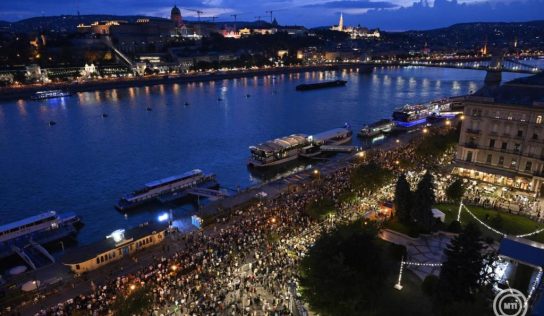 Több mint 12 tonna hulladékot szállítottak el a tűzijáték után