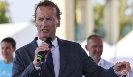 Távozik a Nemzetközi Ökölvívó Szövetség elnöke