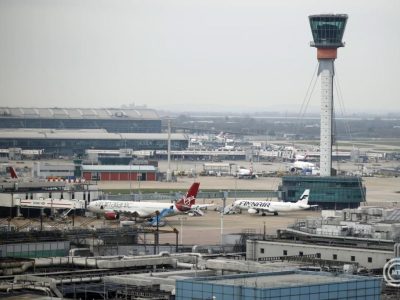 Könnygázt tartalmazó palackot találtak a Heathrow repülőtér közelében, őrizetbe vettek egy gyanúsítottat