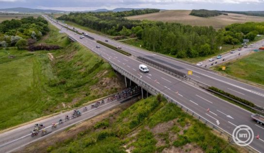 Elindult az M1-es autópálya bővítése