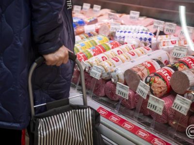 Az Auchan és a Tesco is kedvezményeket ad a nyugdíjas utalványok beváltásánál