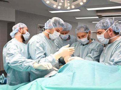 Vége az évekig tartó szenvedésnek! Új műtéti megoldásokkal válhat fájdalommentessé a vállprobléma