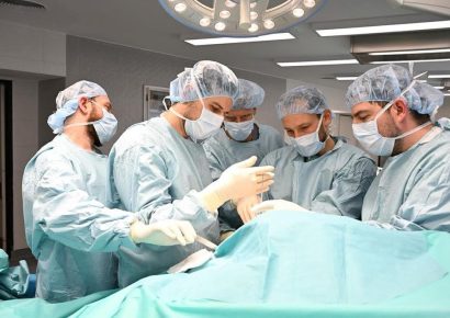 Vége az évekig tartó szenvedésnek! Új műtéti megoldásokkal válhat fájdalommentessé a vállprobléma