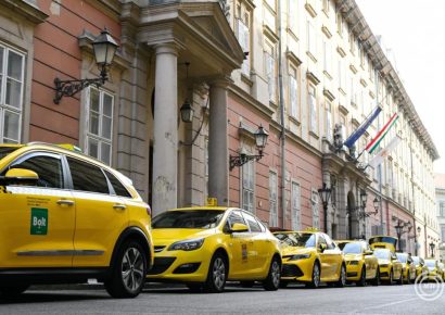 Ismét tüntettek a budapesti taxisok